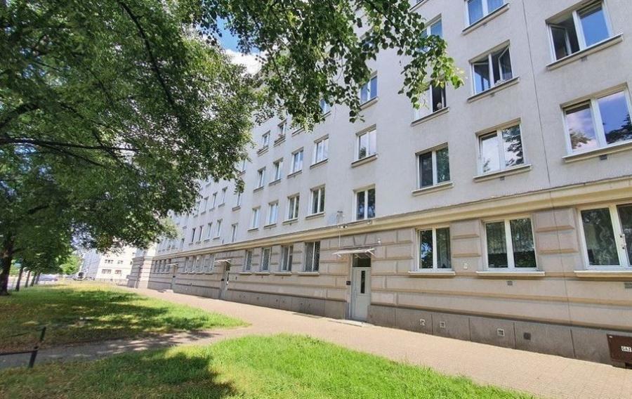 Warszawa Wola, Dzielna