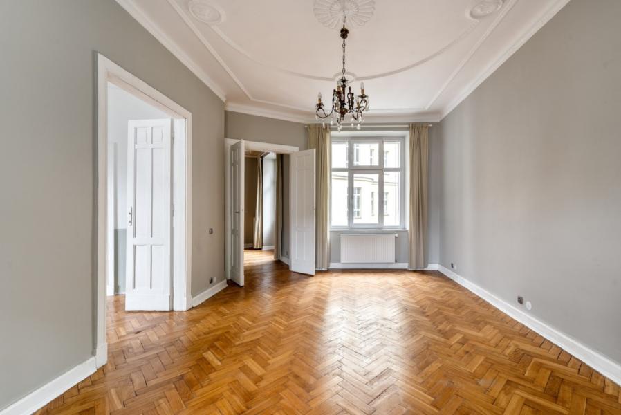 Warszawa Śródmieście, Piękna
