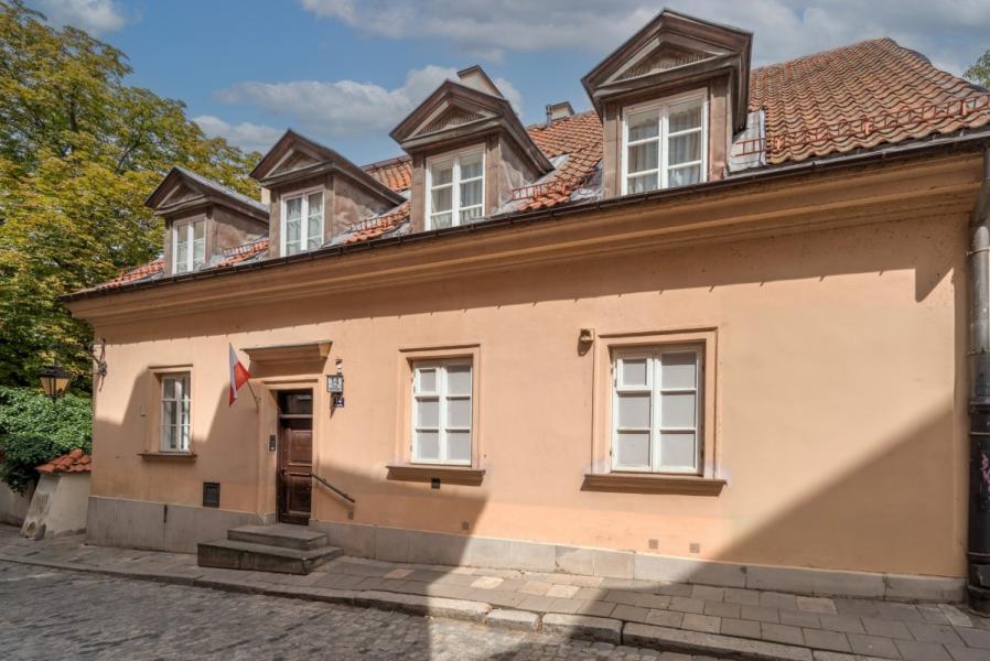 Warszawa Śródmieście, Brzozowa