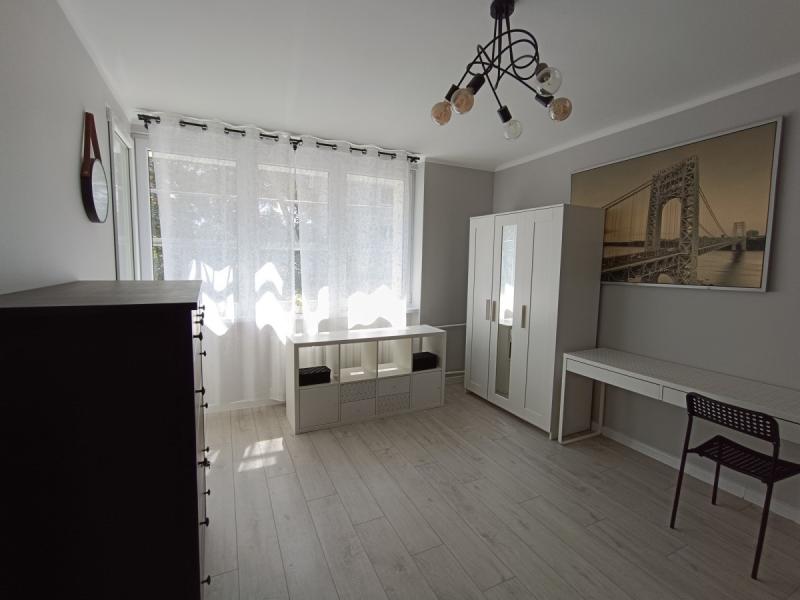 Warszawa Śródmieście, Miła