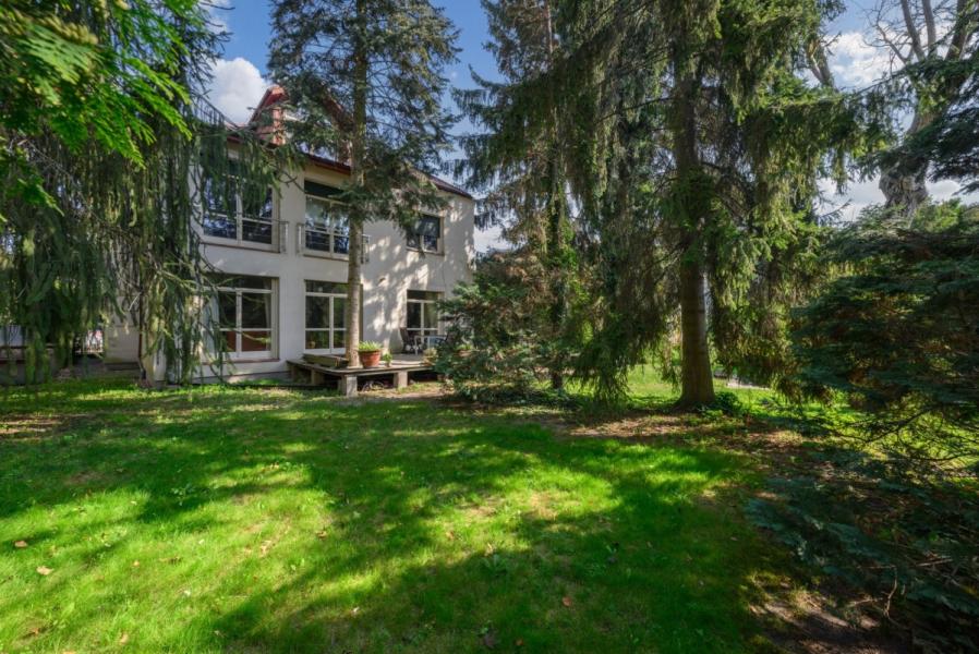 Warszawa Mokotów, Ikara