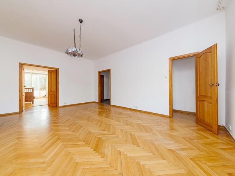 Warszawa Śródmieście, Parkowa