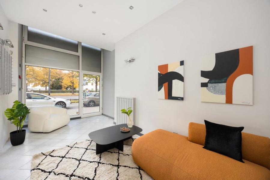 Warszawa Praga-Południe, Aleja Jerzego Waszyngtona