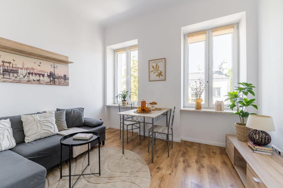 Warszawa Praga-Północ, Strzelecka