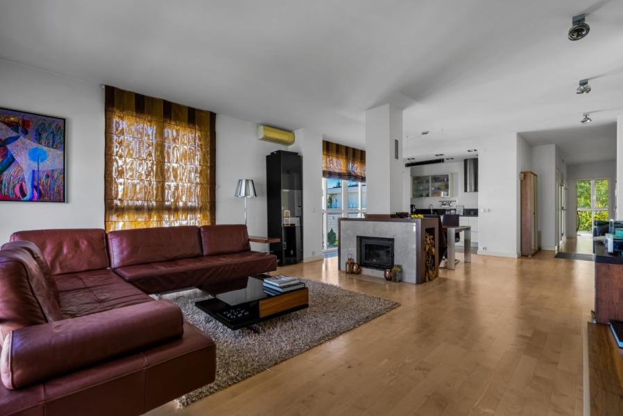 Warszawa Wilanów, Jara