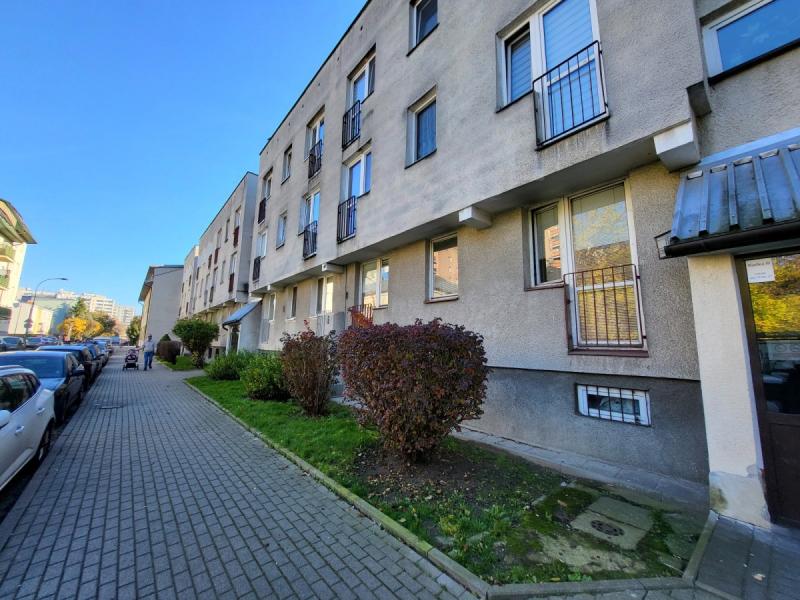 Warszawa Targówek, Siedzibna