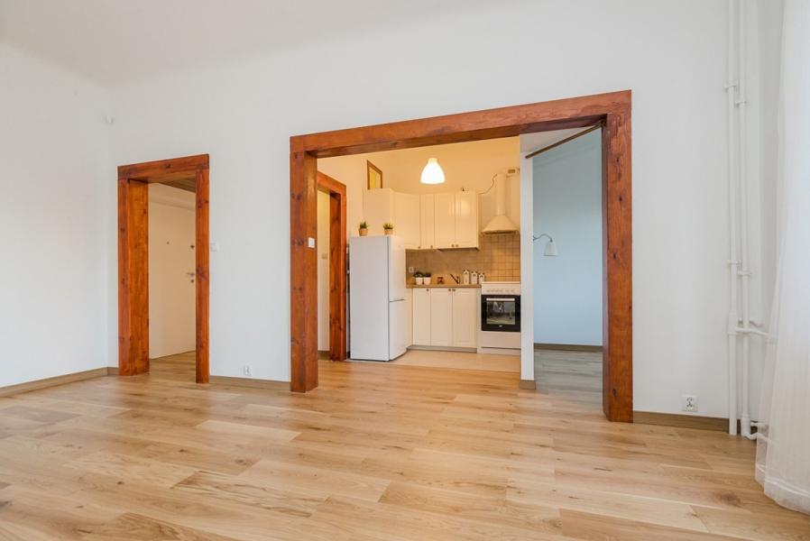 Warszawa Śródmieście, Ludna