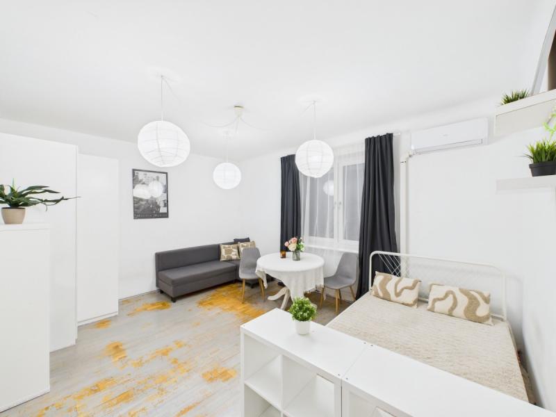 Warszawa Praga-Południe, Obarowska