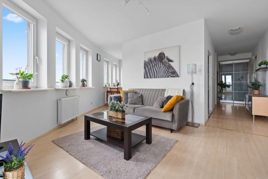 Warszawa Ursynów, Aleja Komisji Edukacji Narodowej