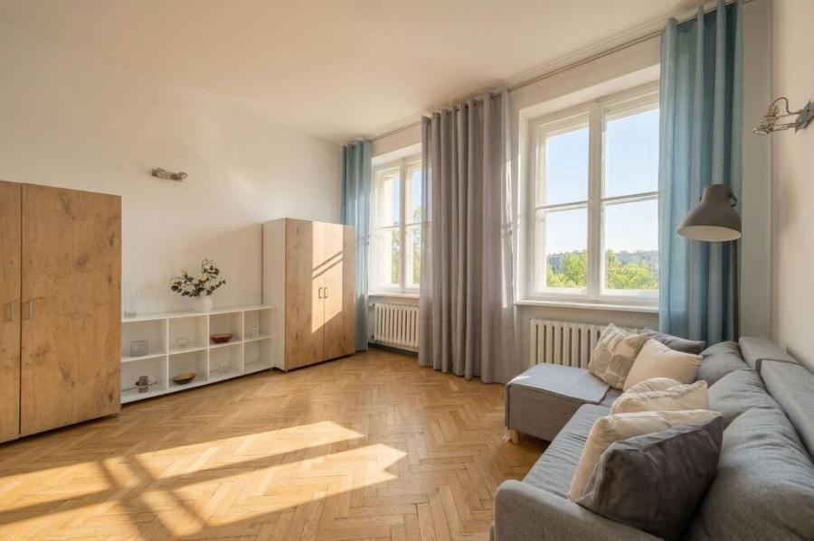 Warszawa Praga-Północ, Kawęczyńska