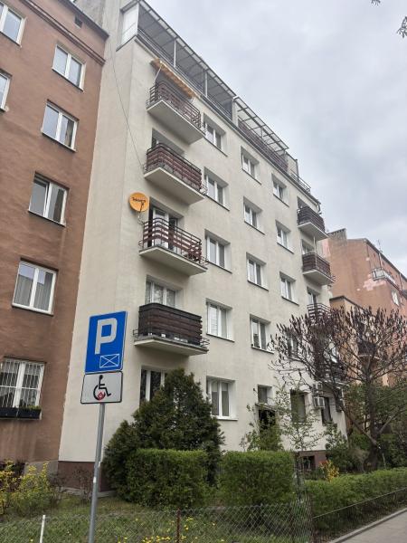 Warszawa Praga-Południe, Aleja Jerzego Waszyngtona