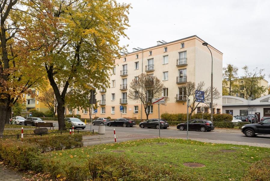 Warszawa Ochota, Białobrzeska
